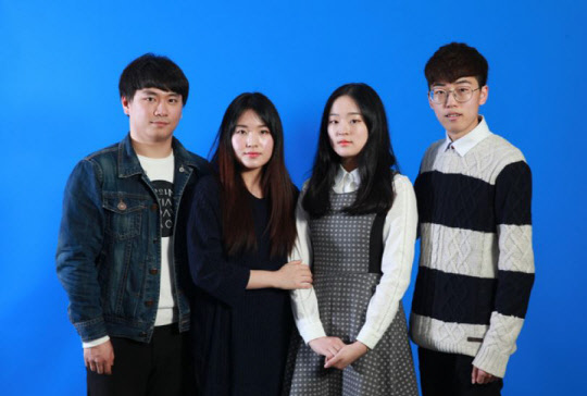 올해 한이음 ICT멘토링에서 대상을 차지한 코드몬스터팀. 이한성(오른쪽부터), 조보현, 신지영, 김희중 등 한신대 컴퓨터공학과 졸업반 학생들로 구성됐다.  IITP 제공